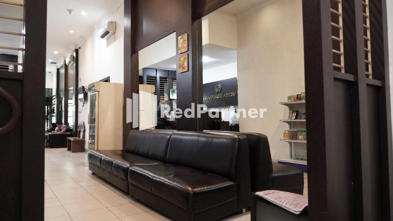 Wisma Sederhana Mitra Reddoorz Medan Zewnętrze zdjęcie