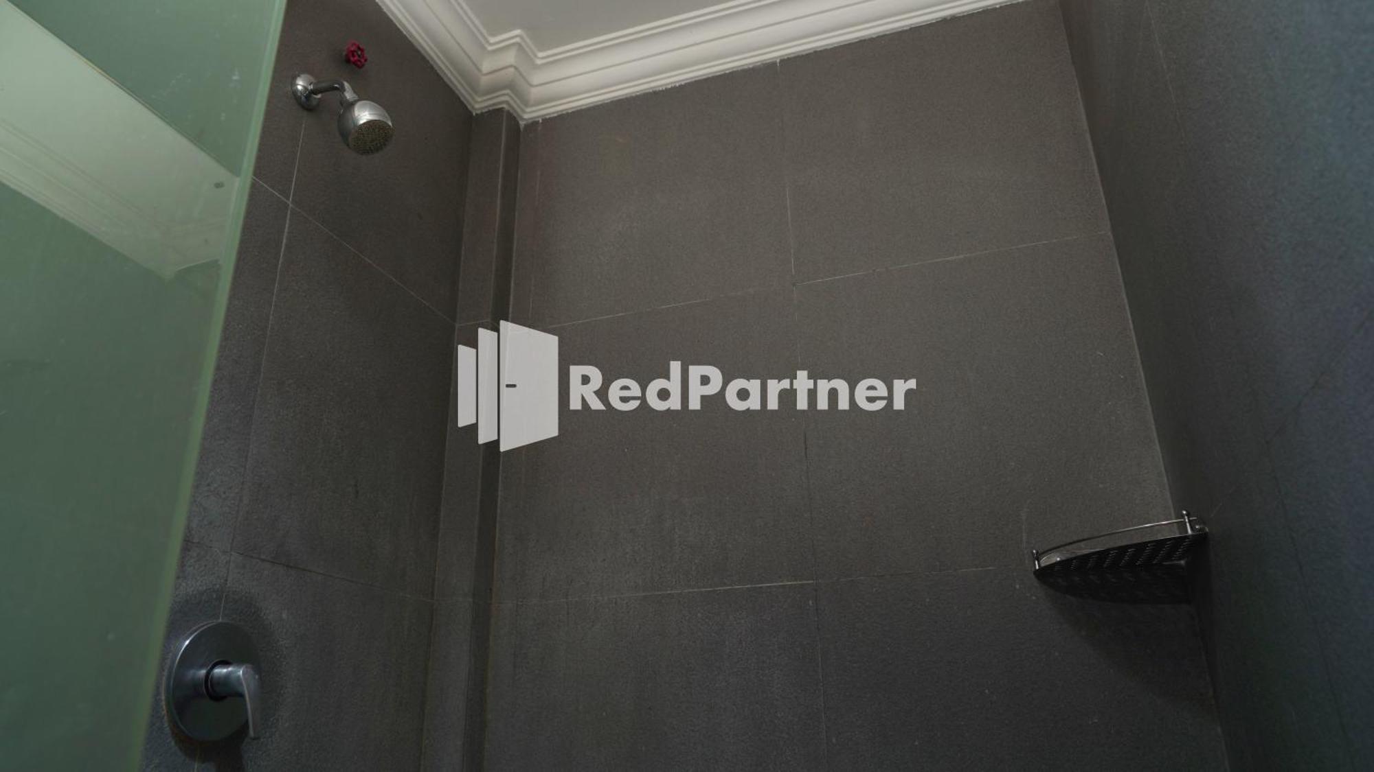 Wisma Sederhana Mitra Reddoorz Medan Pokój zdjęcie