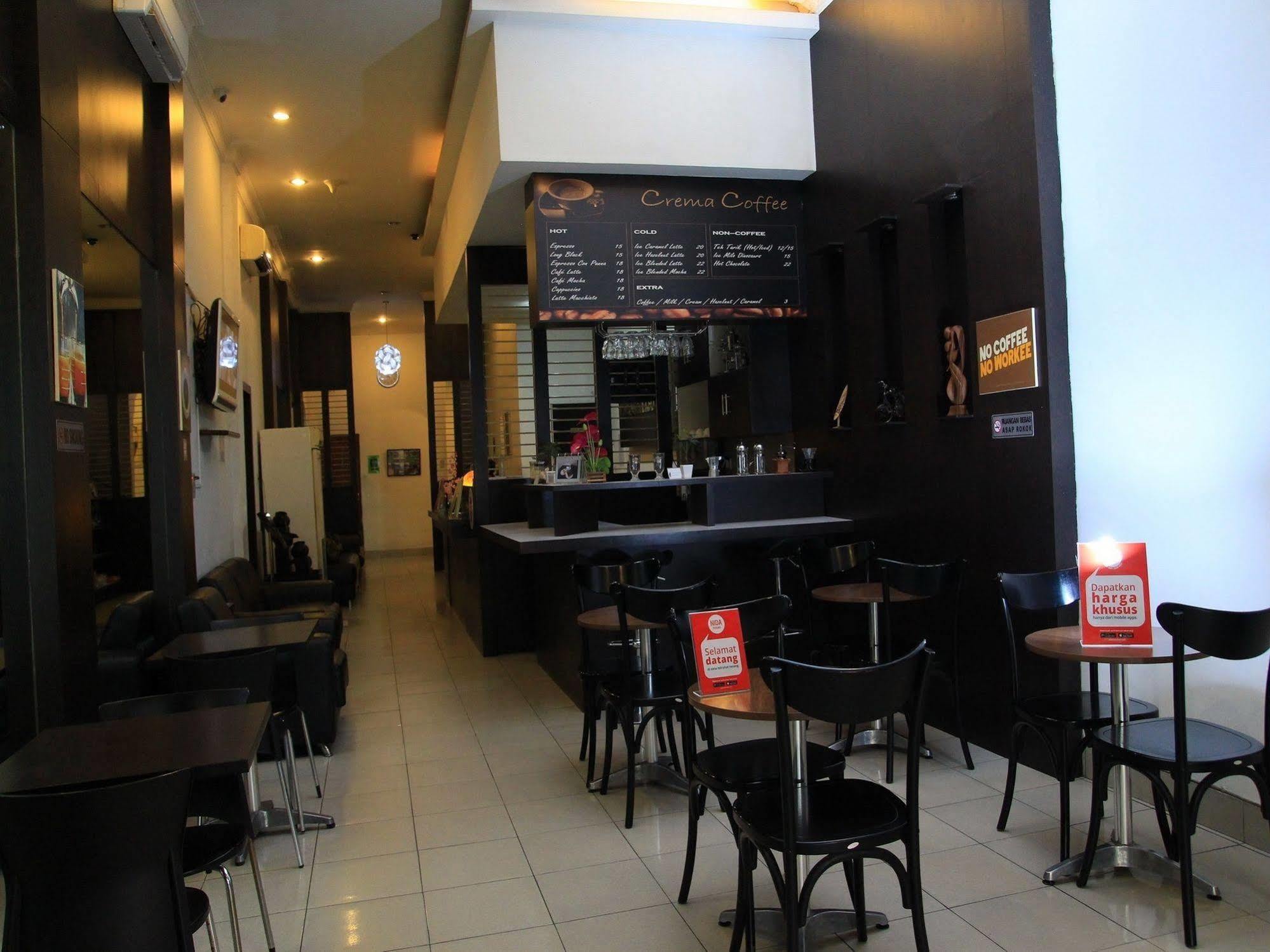 Wisma Sederhana Mitra Reddoorz Medan Zewnętrze zdjęcie