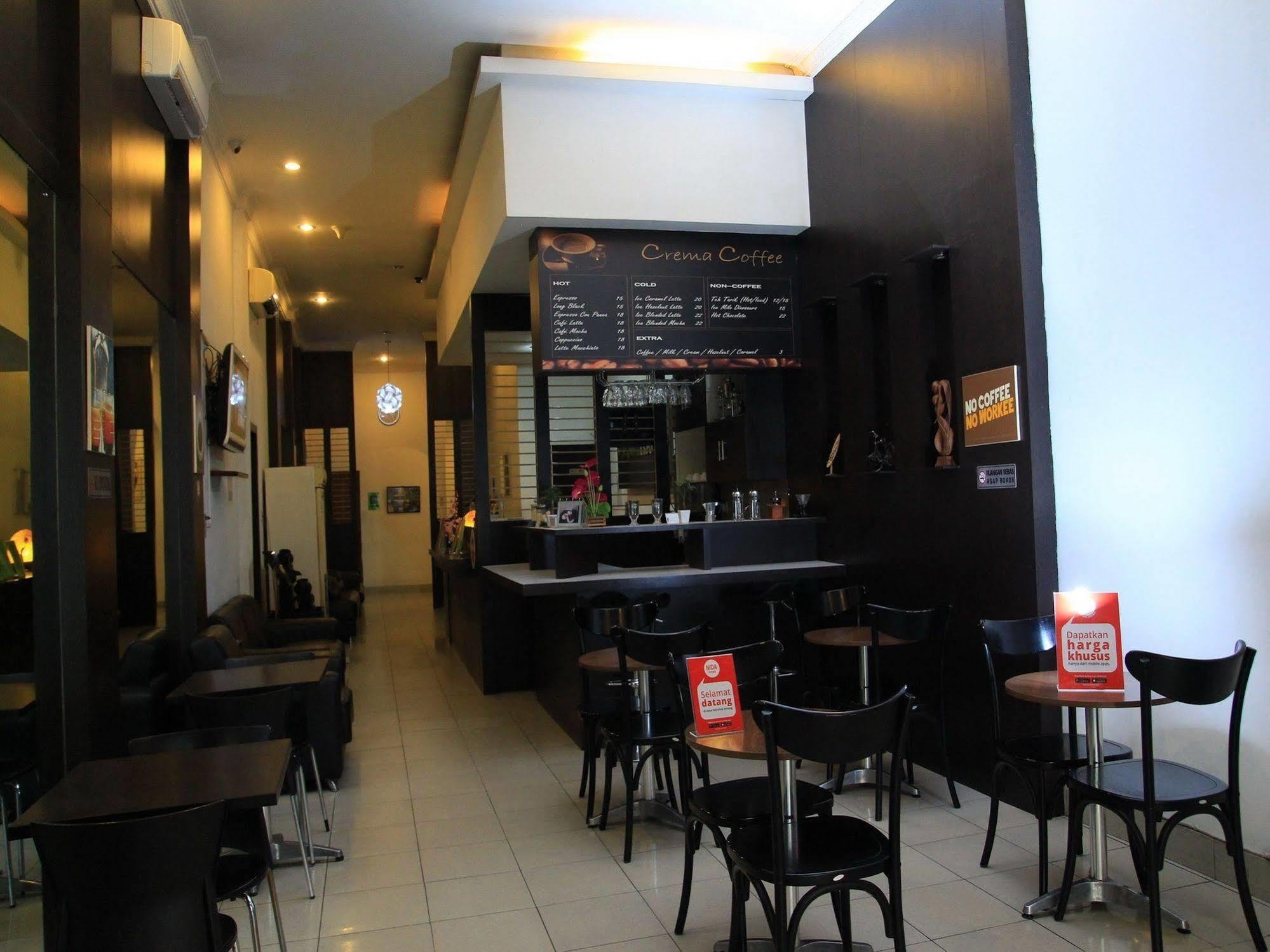 Wisma Sederhana Mitra Reddoorz Medan Zewnętrze zdjęcie