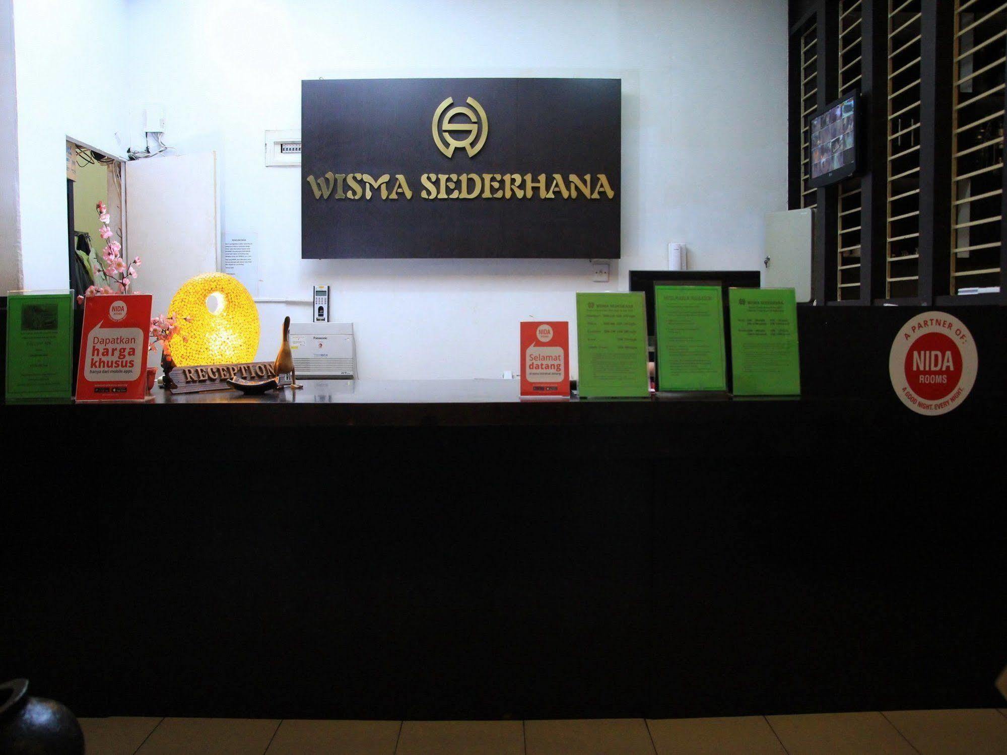 Wisma Sederhana Mitra Reddoorz Medan Zewnętrze zdjęcie