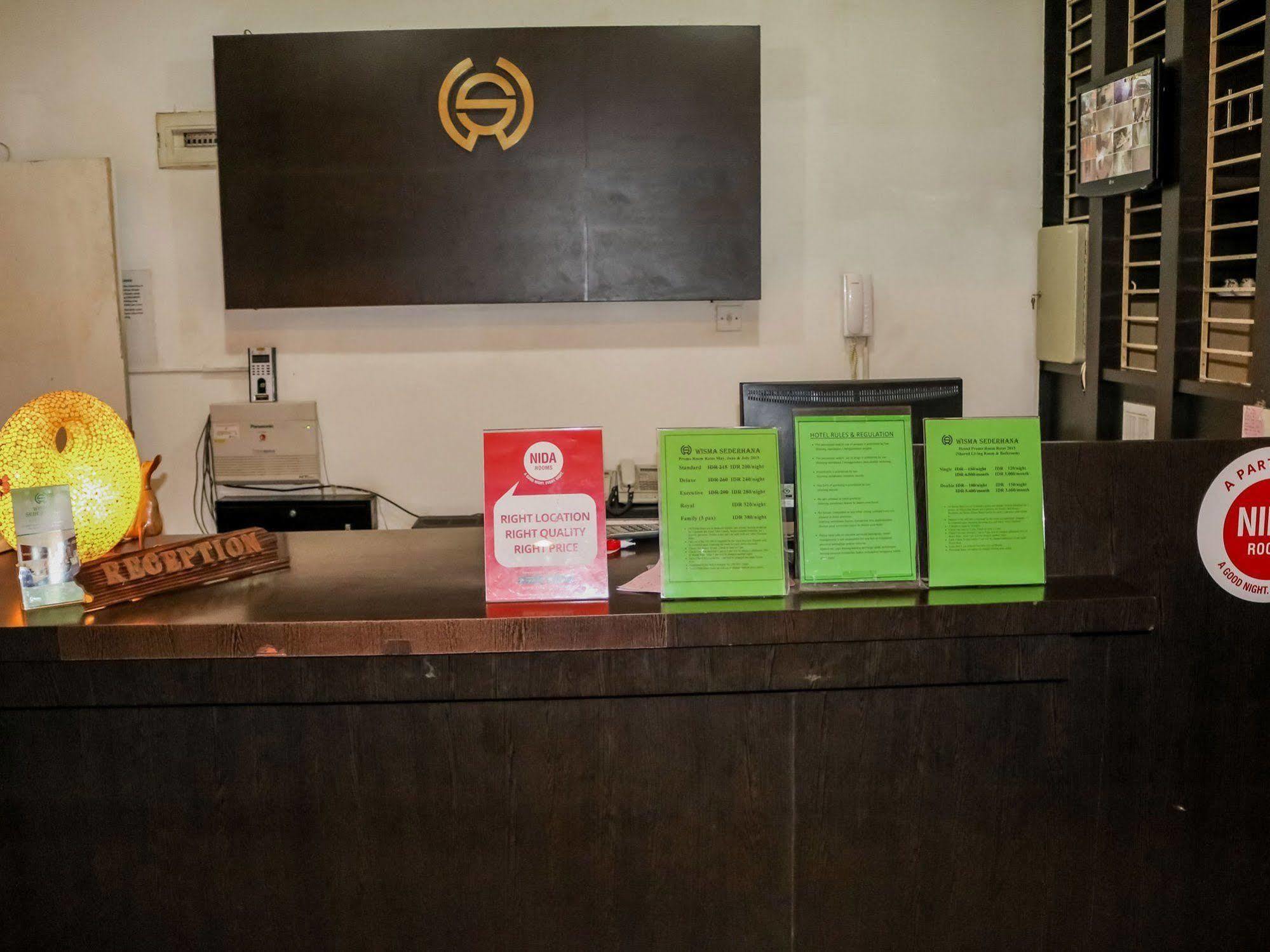 Wisma Sederhana Mitra Reddoorz Medan Zewnętrze zdjęcie